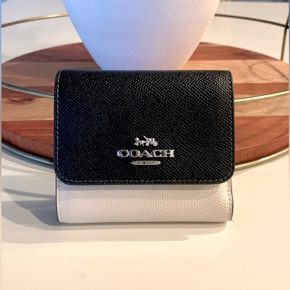Coach Handbags - NWT-Coach compact wallet-egg shell and black